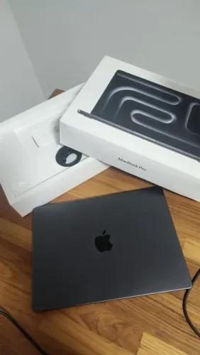 MacBook PRO M5 24GB 1TB " 15CPU / 16GPU " - Garantia Apple 05/2027 - Avaliamos o Seu