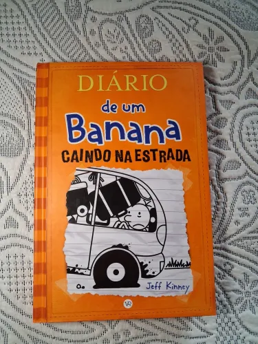 Livro - diário de um banana (caindo na estrada)