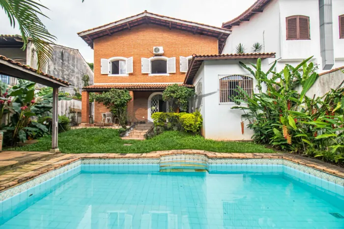 Casa de Vila - 4 Dormitórios ( 2 Suítes) à Venda no Jardim dos Estados - São Paulo/SP