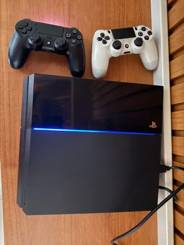 Ps4 Slim 500gb + 2 controles 