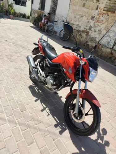 Fan 160 2023 moto filé de andada