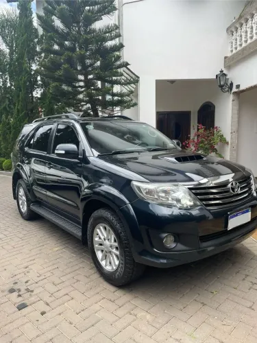Toyota Hilux SW4 SRV D4-d 4X4 3.0 TDI Dies. AUT 2013