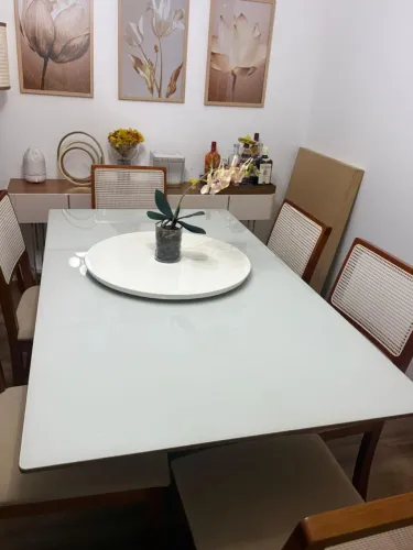 Mesa de jantar com 6 cadeiras