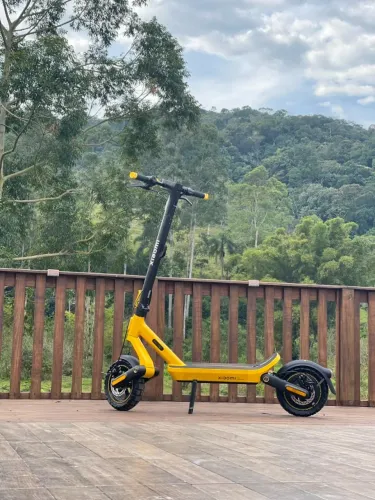 Patinete Xiaomi Electric Scooter 6 Ultra 1200W Amarelo - Novo