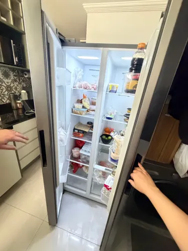 Geladeira Side By Side Midea de 02 Portas Inverter com 442 Litros Inox Claro 