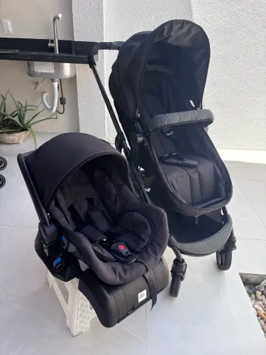 Conjunto carrinho de bebê + Bebê conforto + Base para Carro