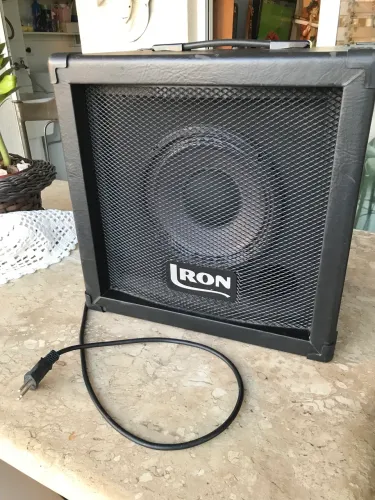 Amplificador para contrabaixo Iron 60CB