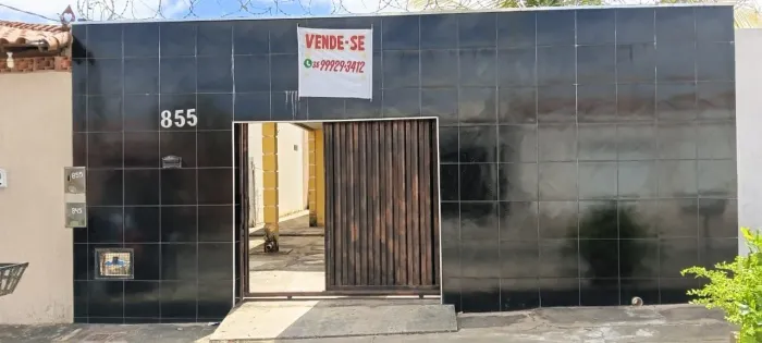 Vendo uma casa no bairro novo Jaraguá