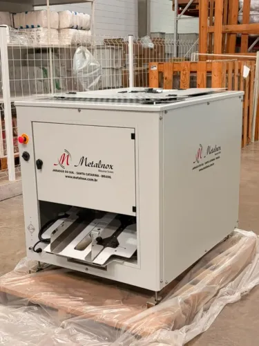 Máquina de dobra Metalnox - MDM 280 Folding machine