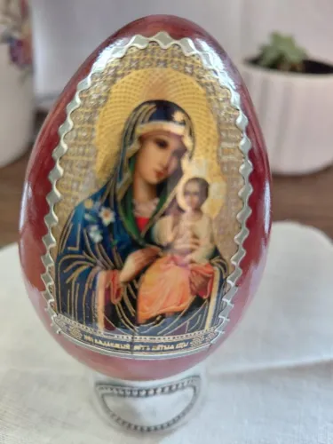 Ovo decorativo em formato de Pêssanka, para decoração de Páscoa ou item religioso