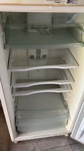 GELADEIRA FROST FREE BRASTEMP
