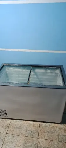 Vendo freezer.