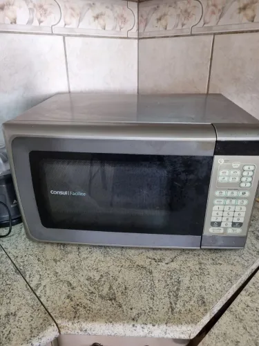 Vendo micro-ondas com defeito 200,00 reais