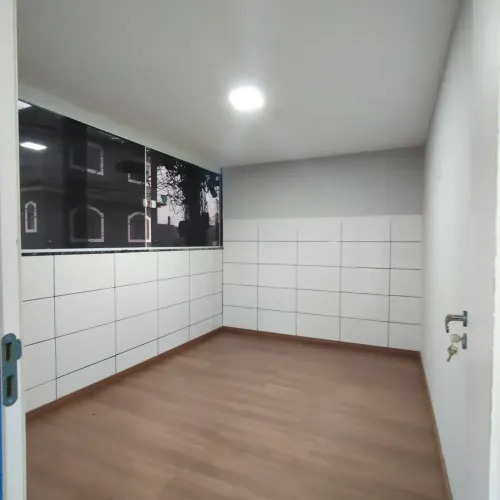 Imóvel para aluguel com 55 metros quadrados com 2 quartos em Quitandinha - Petrópolis - RJ