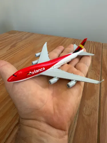 VENDO AVIÃO MINIATURA METAL