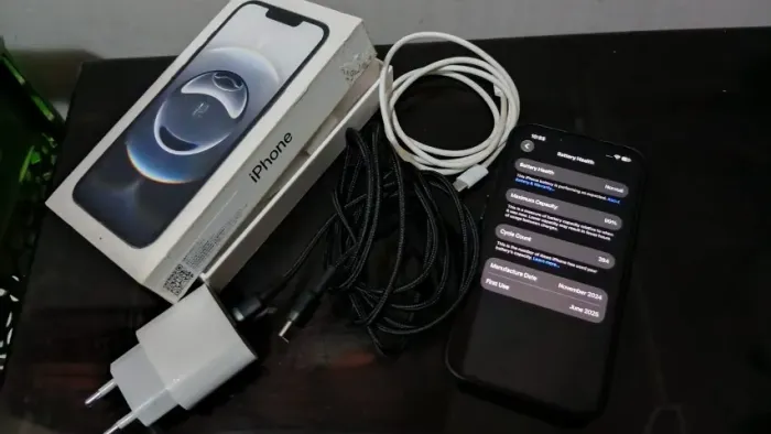 iPhone 16e 128GB Preto - Bateria 99% - Único Dono
