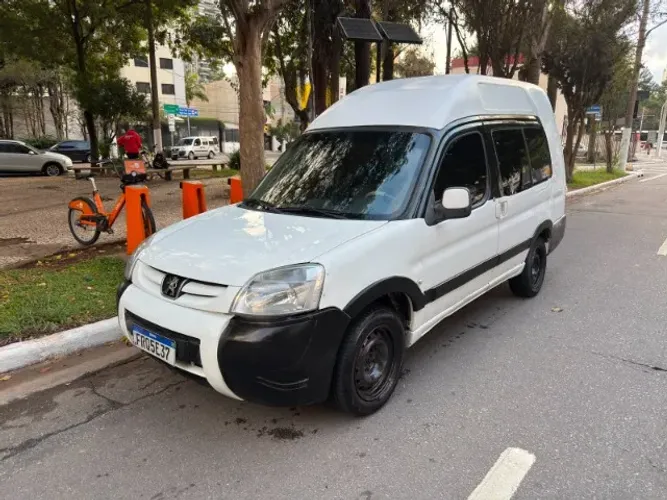 Peugeot Partner Van Escapade 1.6 Flex 16V 5P 2011