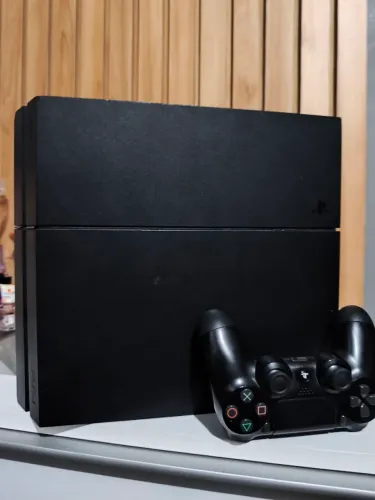 Playstation 4 fat fosco 500gb desbloqueado com 1 controle e garantia da loja -