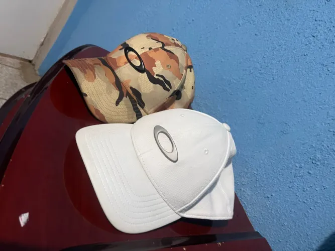 Boné Oakley