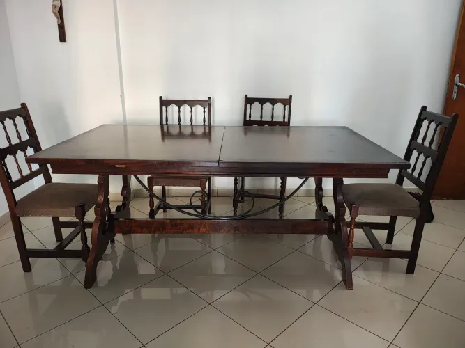 Mesa de Jantar - Madeira Imbuia