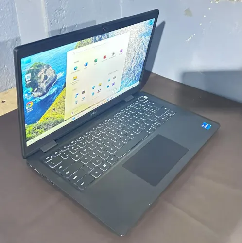 Notebook DELL i7- 11ª Ger. Mem:16GB - M2:256GB - Teclado Retroiluminado