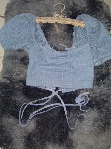 Cropped de manga bufante Azul bebê 