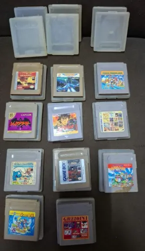 Lote de cartuchos Game Boy Classic e Color