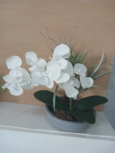 Arranjo artificial de orquídea branca de silicone