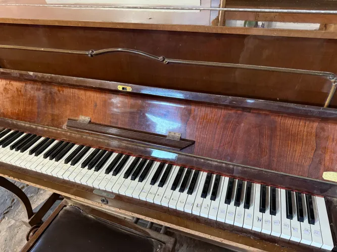 Piano de calda Essenfelder