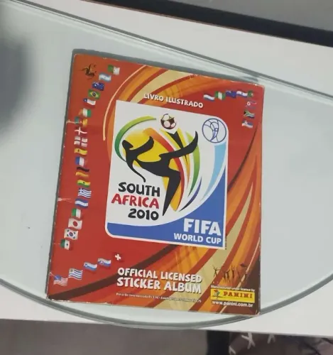 Álbum oficial da Copa do Mundo 2010 completo.