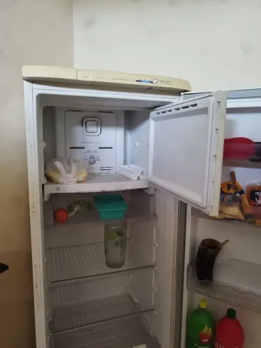 Vendo geladeira Eletrolux
