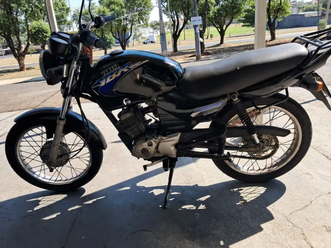 Moto muito conservada,revisão feita ,em ótimo estado