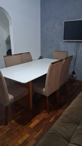 Mesa de madeira com 06 cadeiras tampo de vidro de vidro 