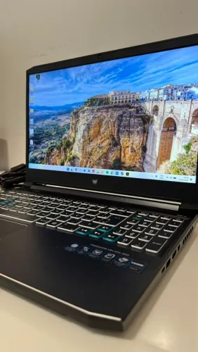 Vendo Notebook Gamer Acer predator hélios 300 - Core i7 / 16gb Ram