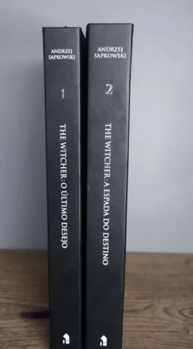 THE WITCHER CAPA DURA 1&2