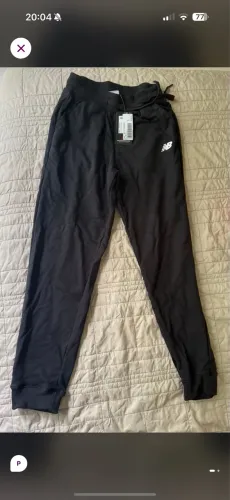 Calça new balance P nova