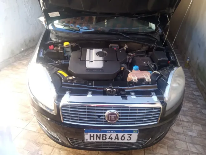Fiat Linea Essence Dualogic 1.8 Flex 16V 4P 2013