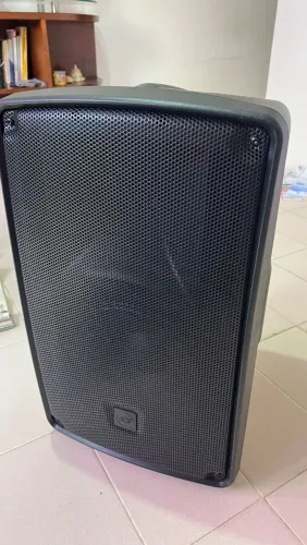 Caixa ativa italiana RCF HD12 1400 Watts