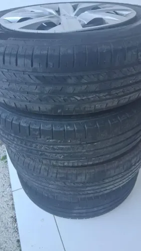 Vendo 04 pneus novos completos, Aro 14.