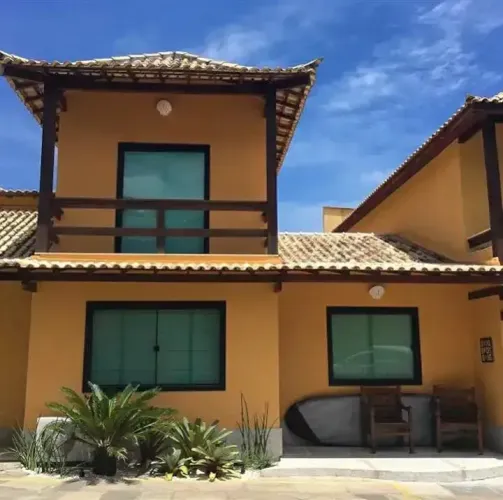 Casa de condomínio, 100 metros quadrados, com 3 quartos