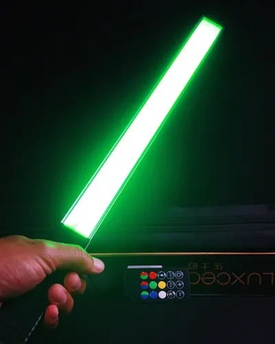 Bastão de led Luxceo Q508A Novo para fotos e vídeos profissionais