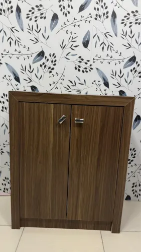 IMPERDÍVEL! ARMÁRIO COM 2 PORTAS E PRATELEIRA. ESCRITÓRIO, QUARTO, SALA