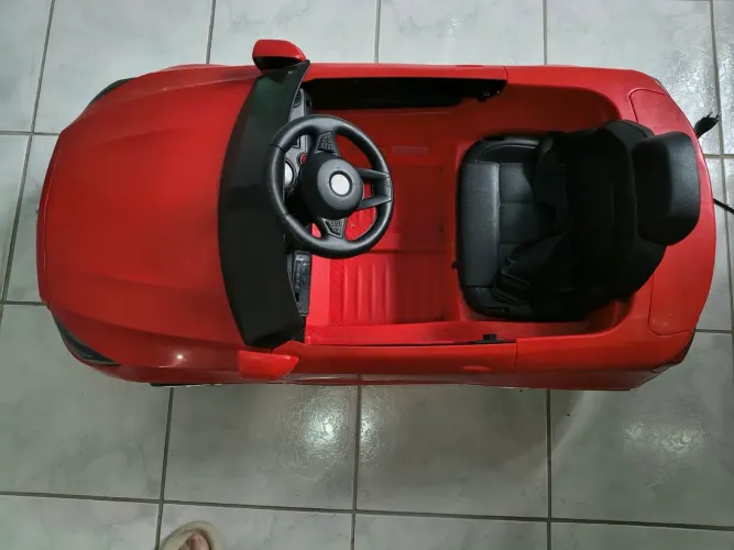 Carro elétrico infantil