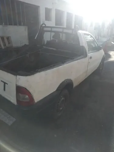 Fiat Strada Working 1.5 MPI 8V CE (álcool) 2002