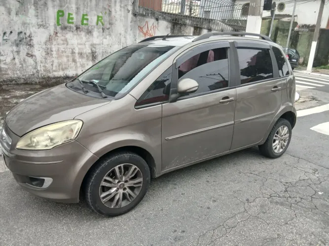 Fiat Idea Attractive 1.4 Fire Flex 8V 5P 2014