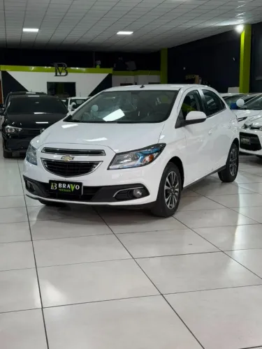 Chevrolet Onix Hatch LTZ 1.4 8V Flex Power Mec. 4P 2015