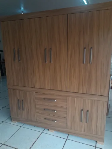 GUARDA ROUPAS SEMI NOVO
