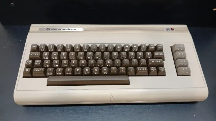 Commodore C64 Silver Label, apenas Console