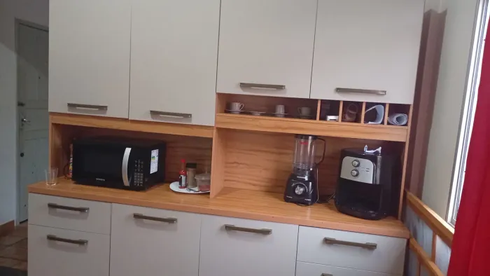 Vendo um sofá retrátil e um armário 7 meses de comprado