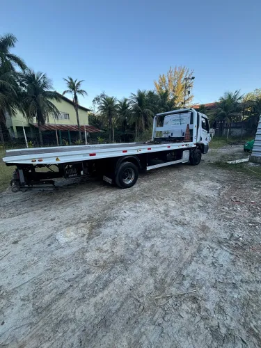 Caminhão accelo 815 reboque